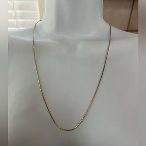 Source Unknown Delicate Gold Necklace